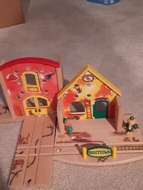 Brio Richard Scarry Depot And Fire House..and Apple Car,Pickle Car